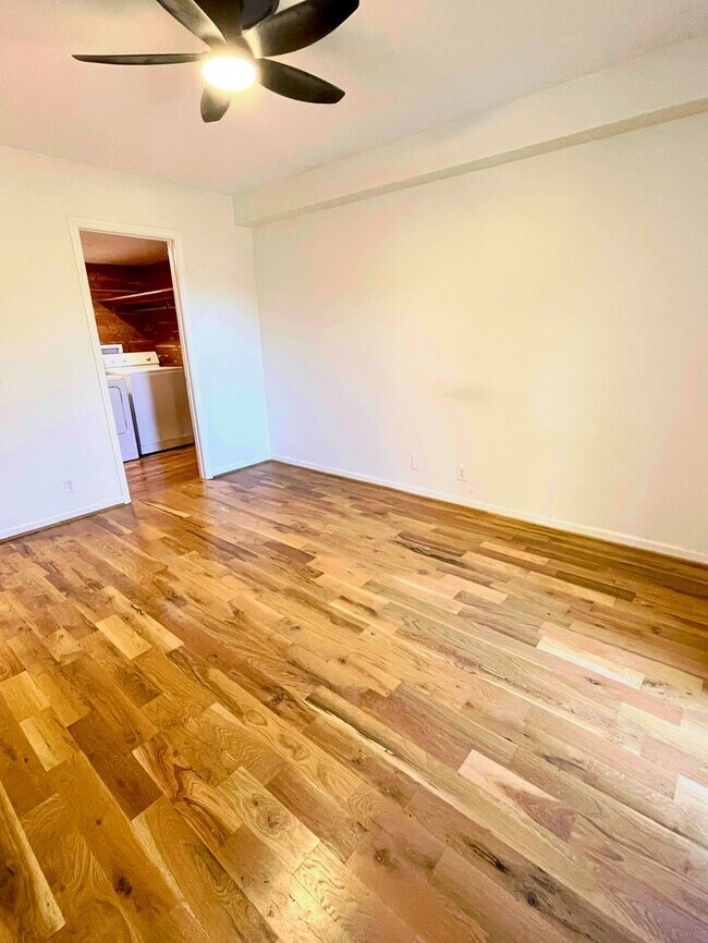 Building Photo - 515 Basswood Ave