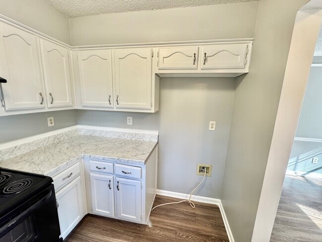 Building Photo - 4015 Hofburg St