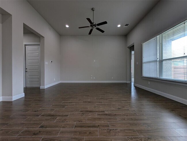 Building Photo - 3112 Bouchette Cove