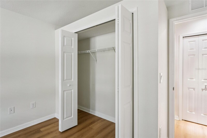 Building Photo - 322 Greenwich Cir