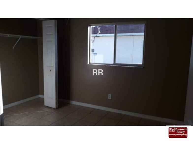 Building Photo - 3/2  includes lawn care