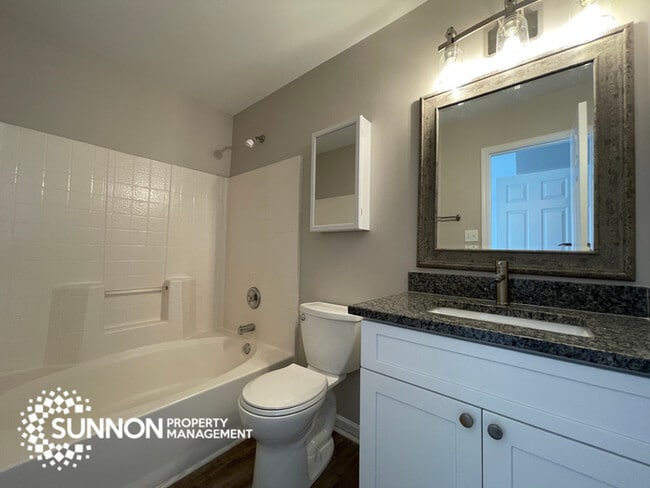 Building Photo - 4 Bed 2.5 Bath in Woodstone with Fenced Yard