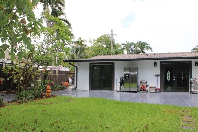 Building Photo - 6371 SW 109th Ct