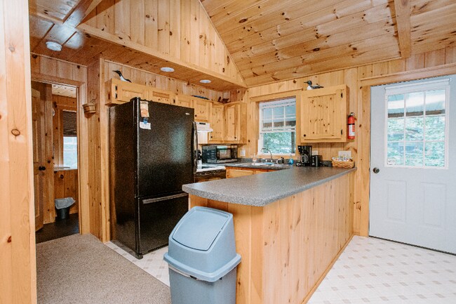 Building Photo - 128 Teaberry Ln