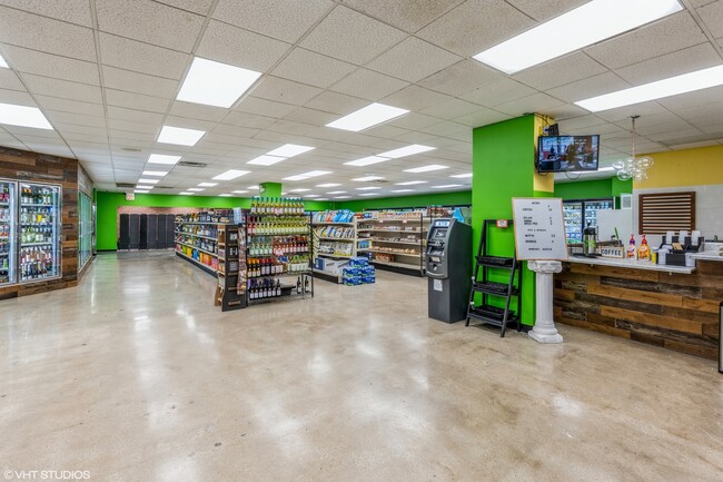 Building Photo - 5415 N Sheridan Rd