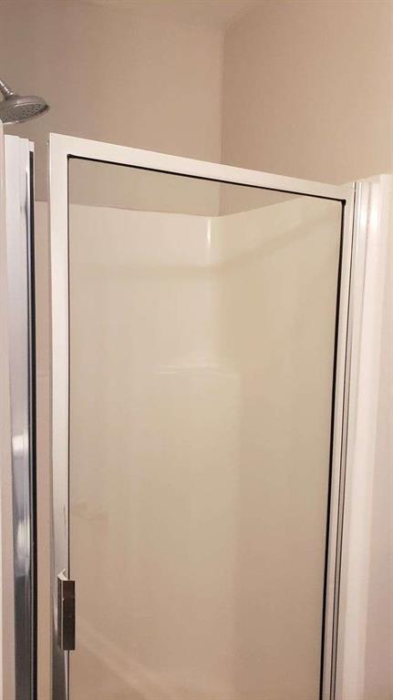 Building Photo - 701 Walnut Woods Dr