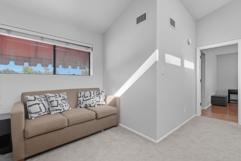 Building Photo - 4245 E Ludlow Dr