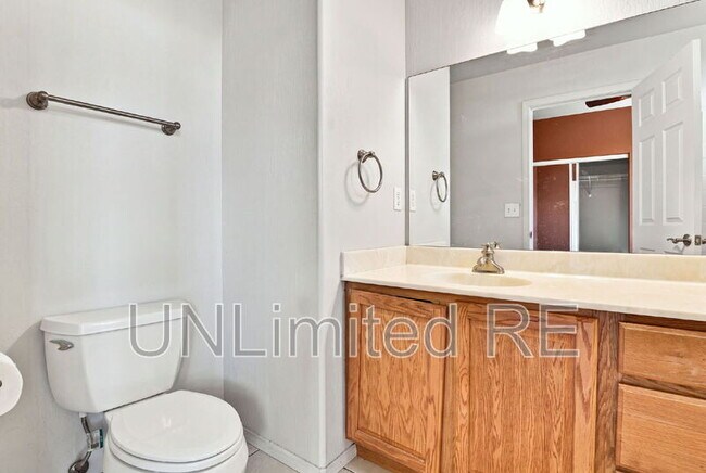 Building Photo - 2455 W Silverton Dr