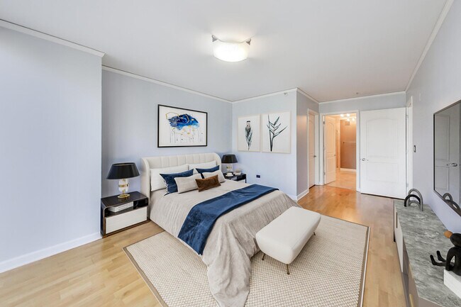 Building Photo - 420 E Waterside Dr