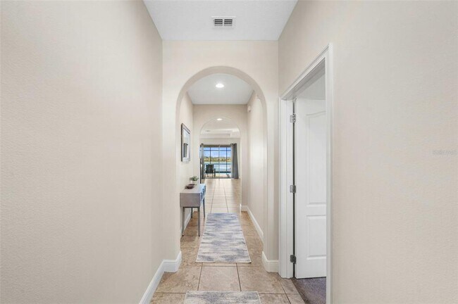 Building Photo - 199 Macaulay's Cv