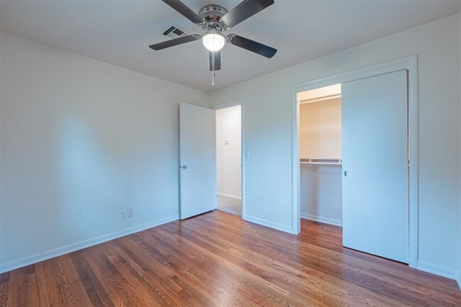 Building Photo - 1512 Bedford Ln