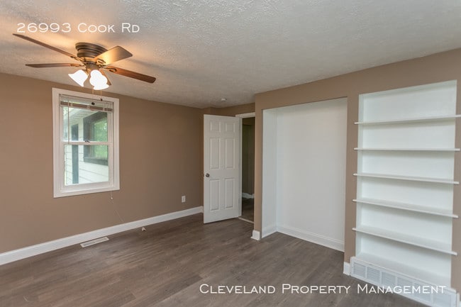 Building Photo - Newly Renovated Olmsted Twp Home