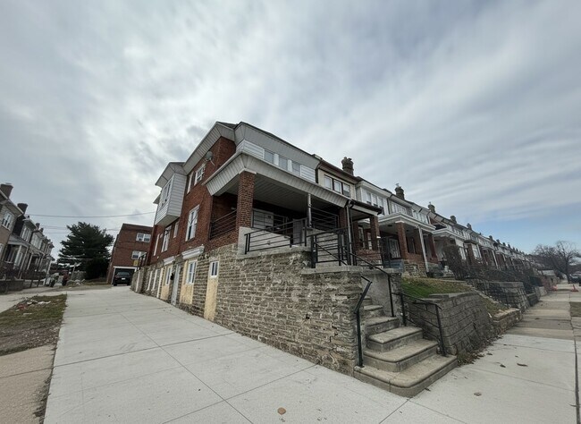 Primary Photo - 6900 Cedar Park Ave