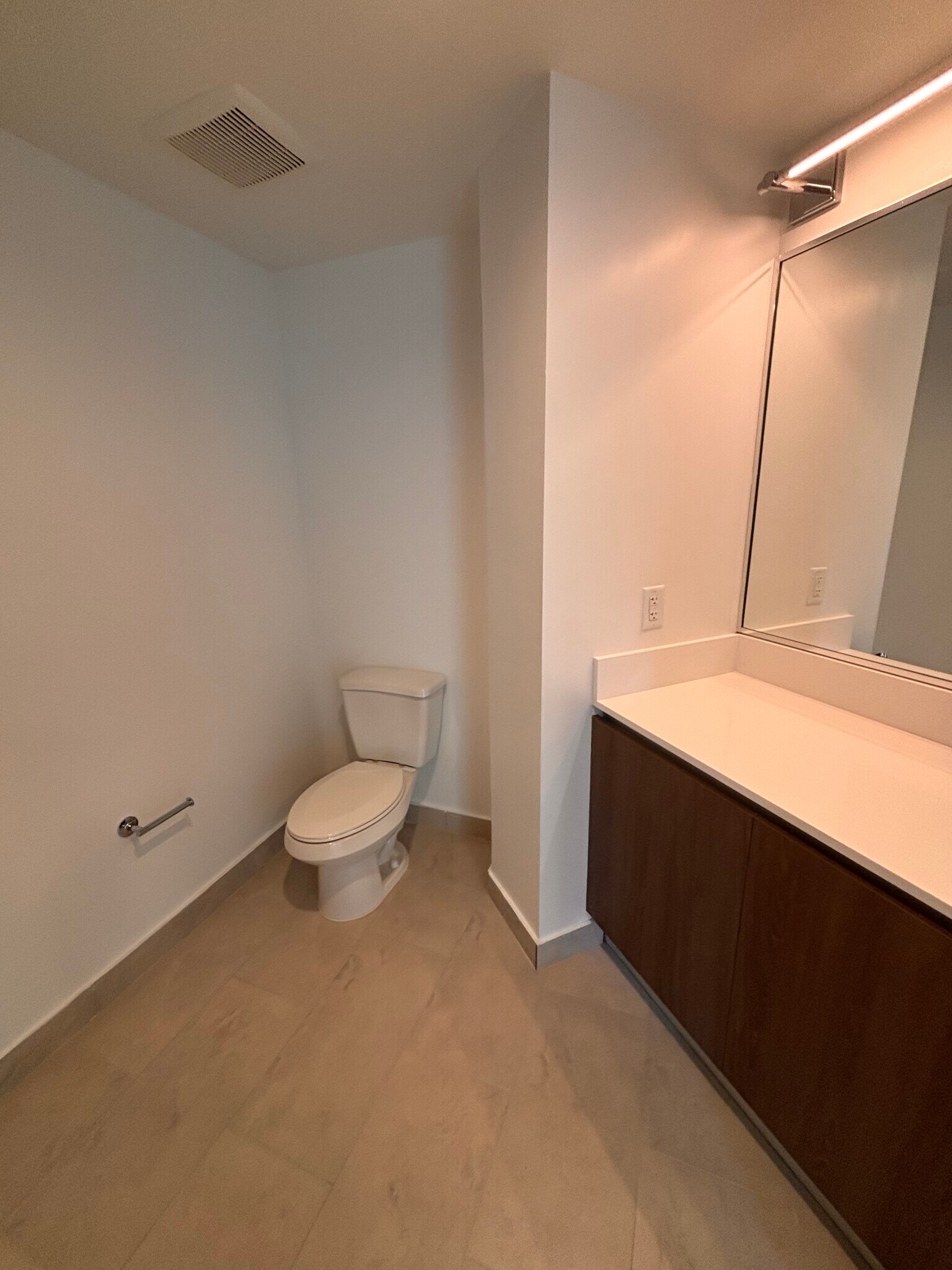 Building Photo - 2596 NE 182nd Ter