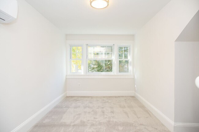 Building Photo - 530 First Street