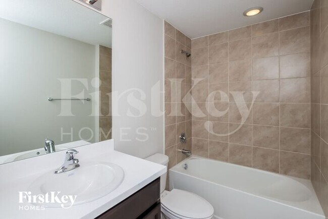 Building Photo - 591 Brickell St SE