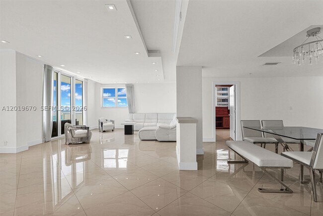 Building Photo - 3001 S Ocean Dr