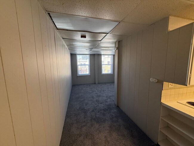 Building Photo - Studio in Golden Available Now!