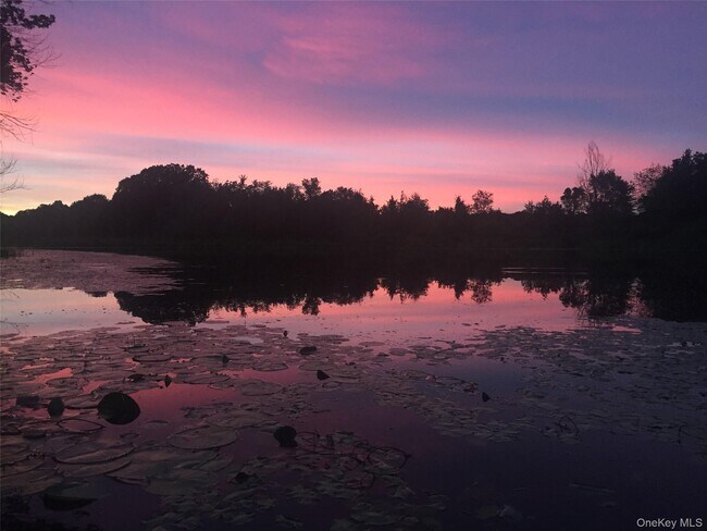 Building Photo - 789 Salisbury Turnpike