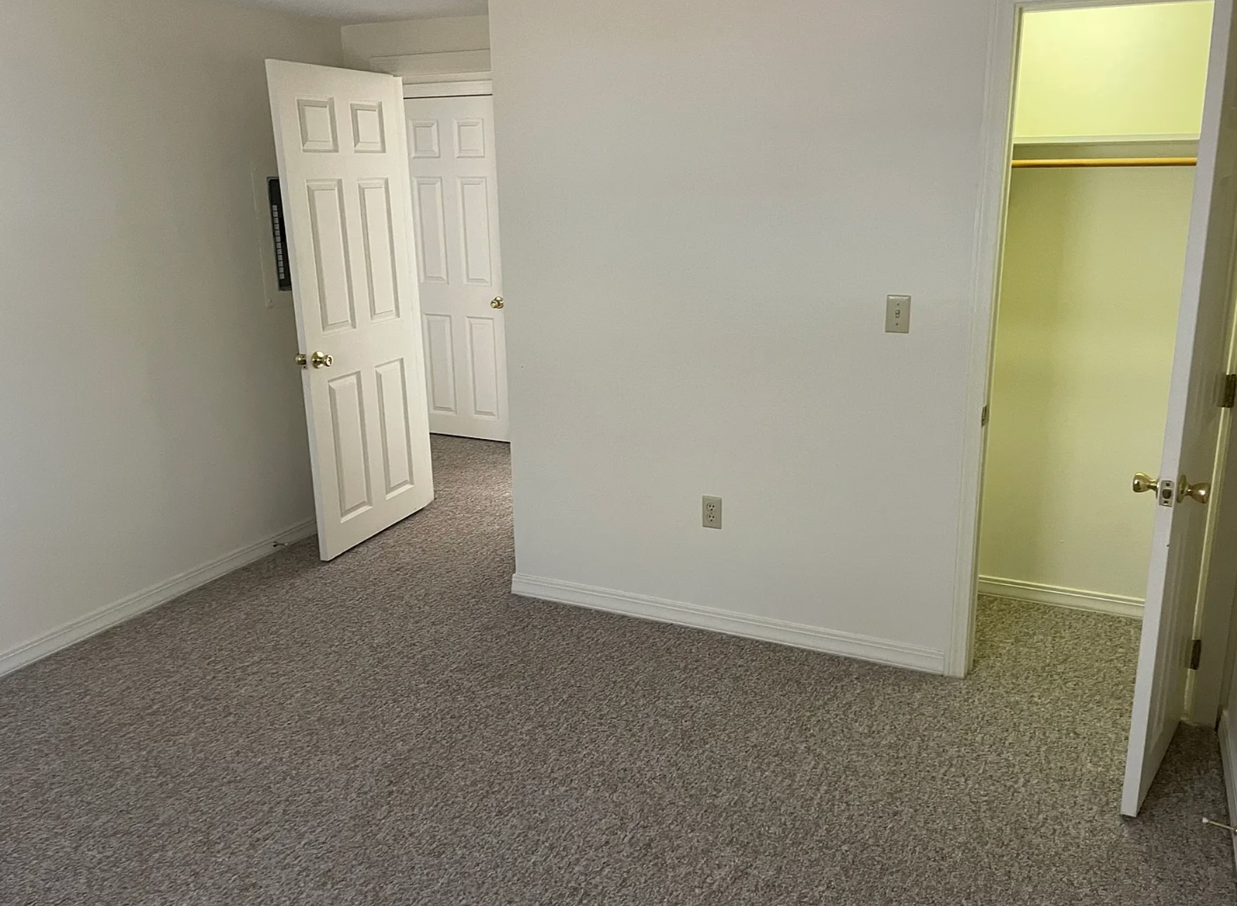 Building Photo - 824 State St