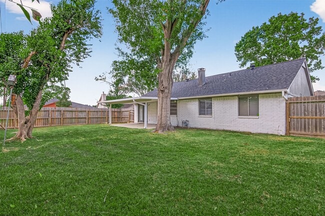 Building Photo - 16355 Sierra Grande Dr