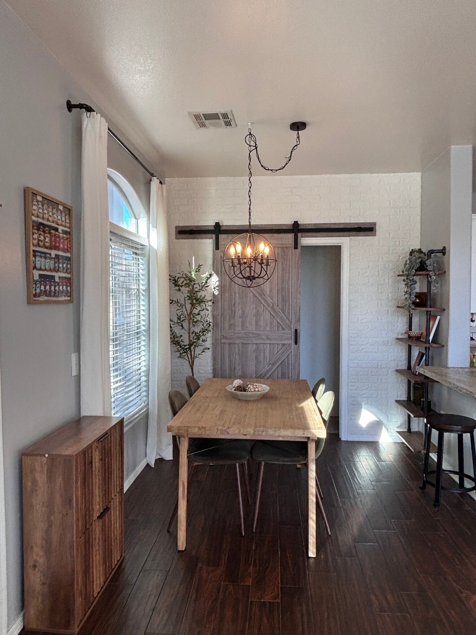 Building Photo - 1350 S Greenfield Rd