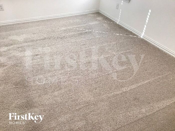 Building Photo - 2512 Northcote Dr