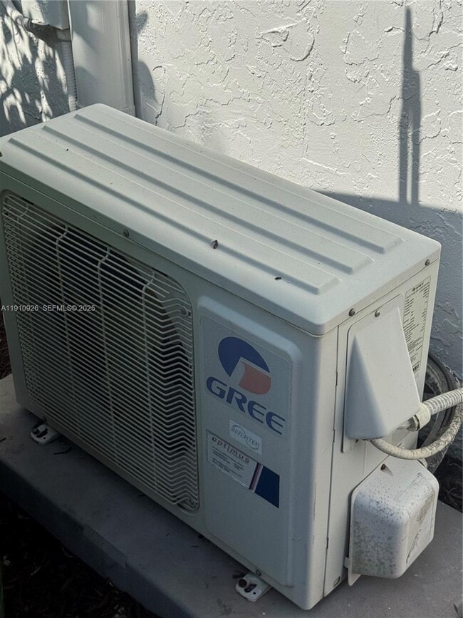 Building Photo - 1222 Manor Ct