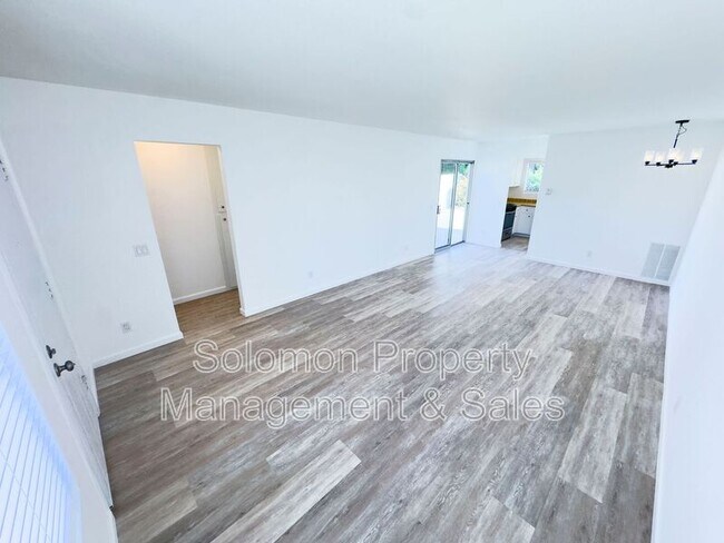 Building Photo - 4825 Northerly St