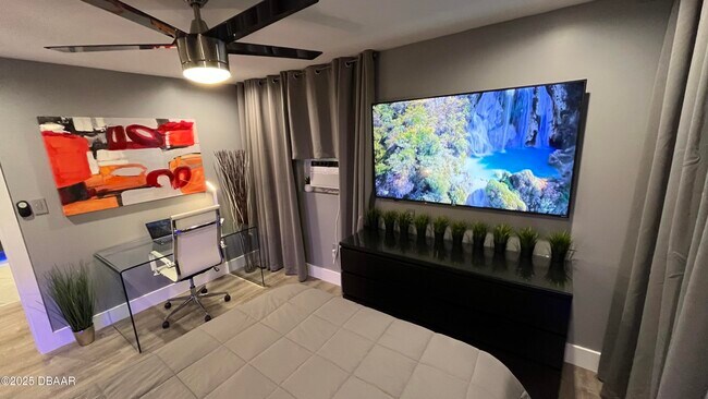 Building Photo - 236 N Keech St