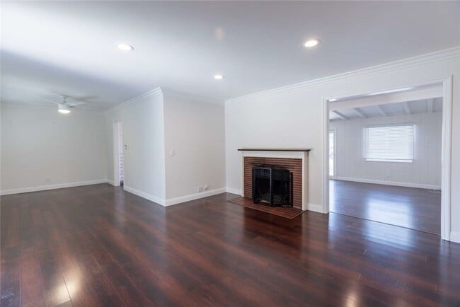 Building Photo - 2157 Rural Ln