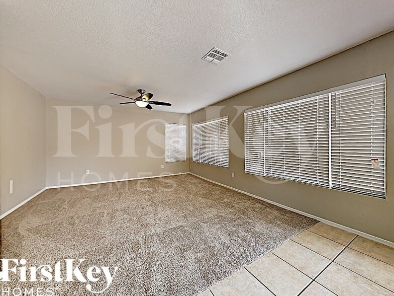 Building Photo - 7323 E Navarro Ave