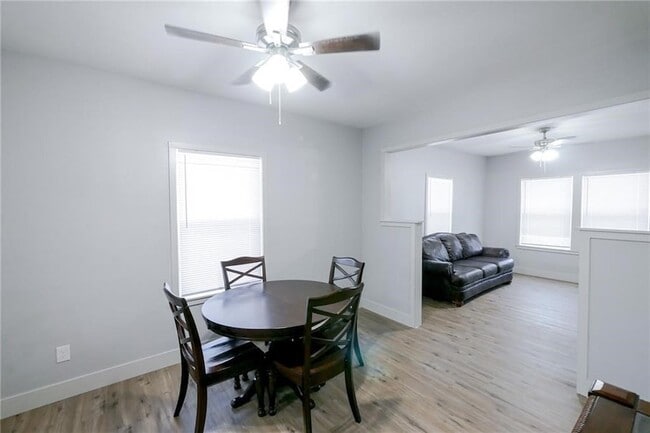 Building Photo - 1415 Marguerite St