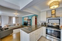 Building Photo - Martha