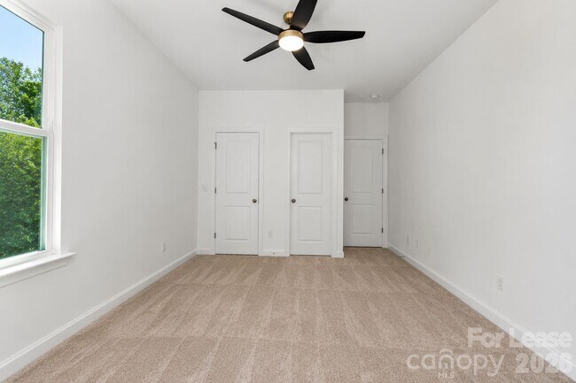 Building Photo - 7717 Nautical View