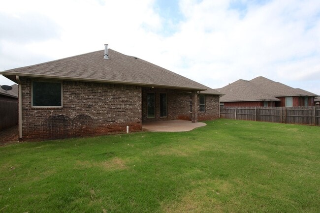 Building Photo - Home in Gated Community also In Deer Creek Schools