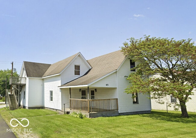 Primary Photo - 4 W Main St