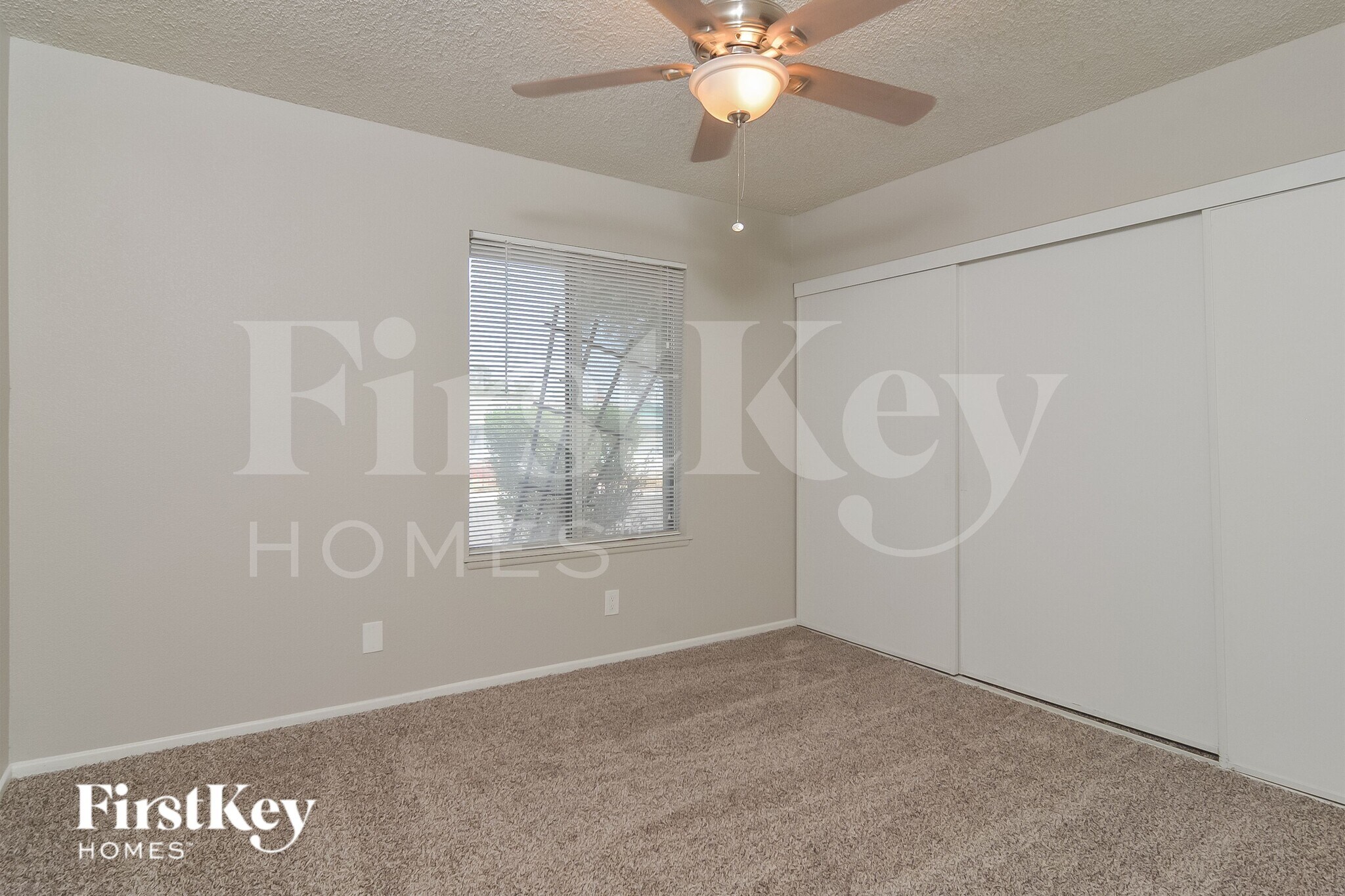 Building Photo - 4071 Oakhill Ave