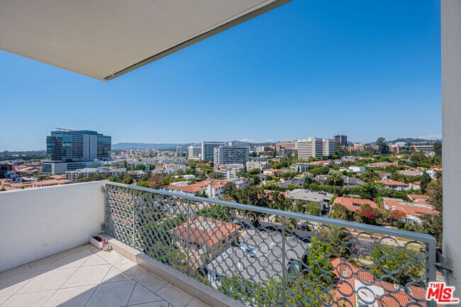 Building Photo - 10787 Wilshire Blvd