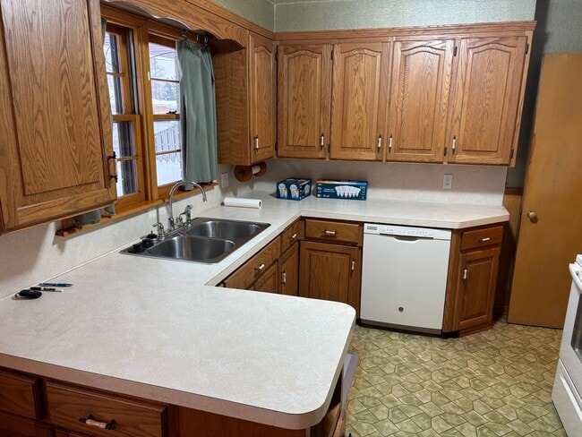 Building Photo - Grandville ranch available now