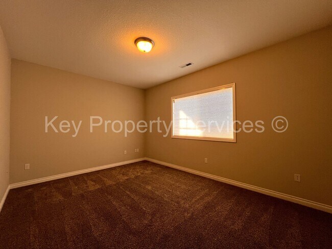 Building Photo - Large Updated 3 bed 3 bath in Camas!