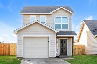 Building Photo - 10748 Many Oaks Dr