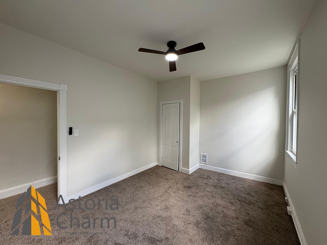 Building Photo - Updated 3-Bedroom Rental with Open Layout ...