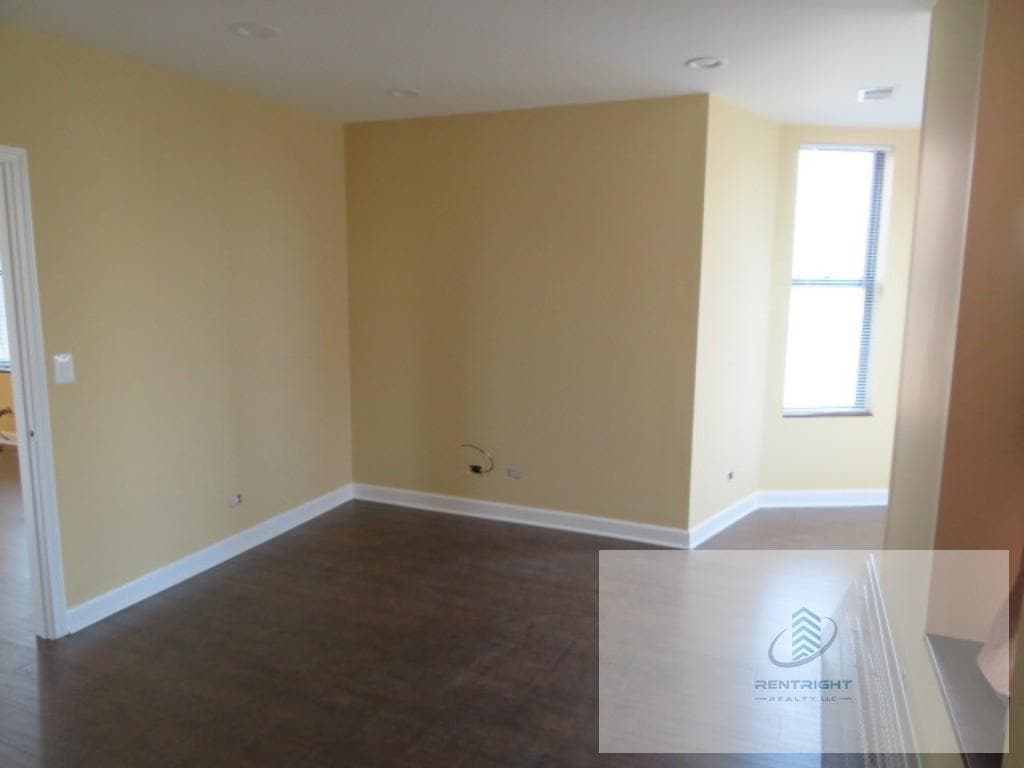 Building Photo - 1458 N Bosworth Ave