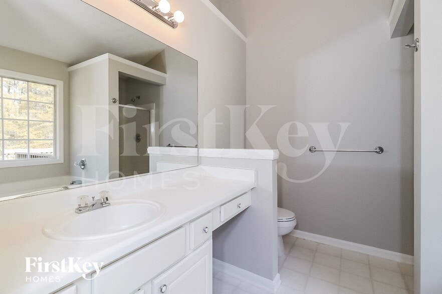 Building Photo - 1627 Eagle Dr