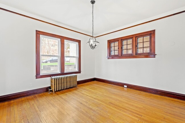 Building Photo - Available now! FANTASTIC 3-bedroom in Mt. Oliver!