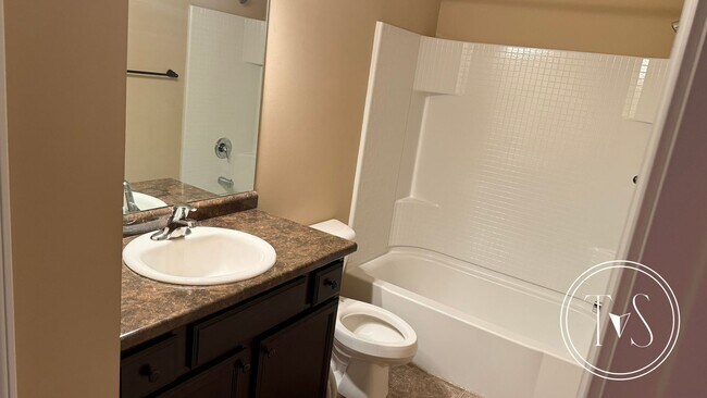 Building Photo - SUMMER MOVE-IN SPECIAL: $300 OFF 1ST MONTH...
