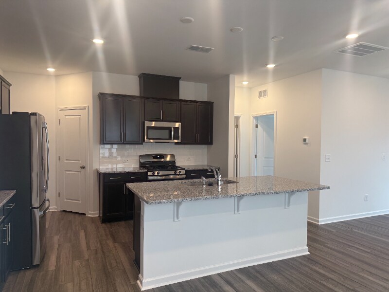 Building Photo - 1028 Red Finch Wy