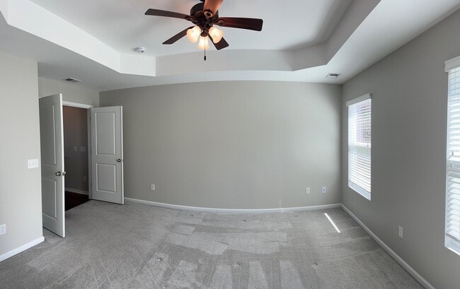 Building Photo - 450 Delmont Dr