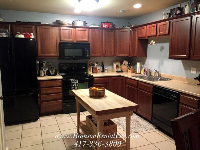 Building Photo - Now Pre-leasing for Mid-April